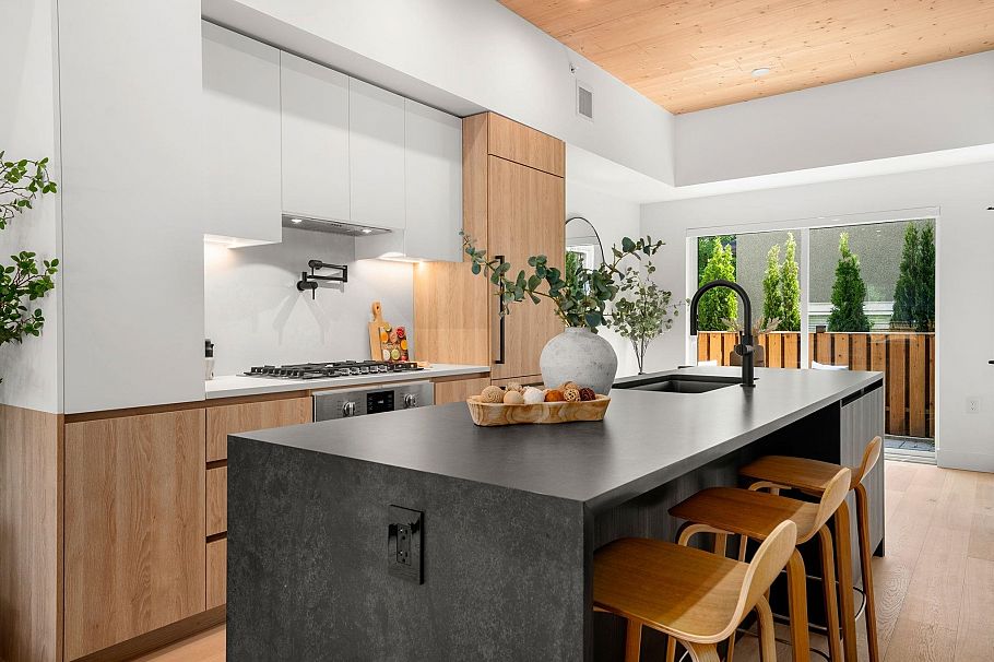 4170 Columbia Street Vancouver, BC - 7