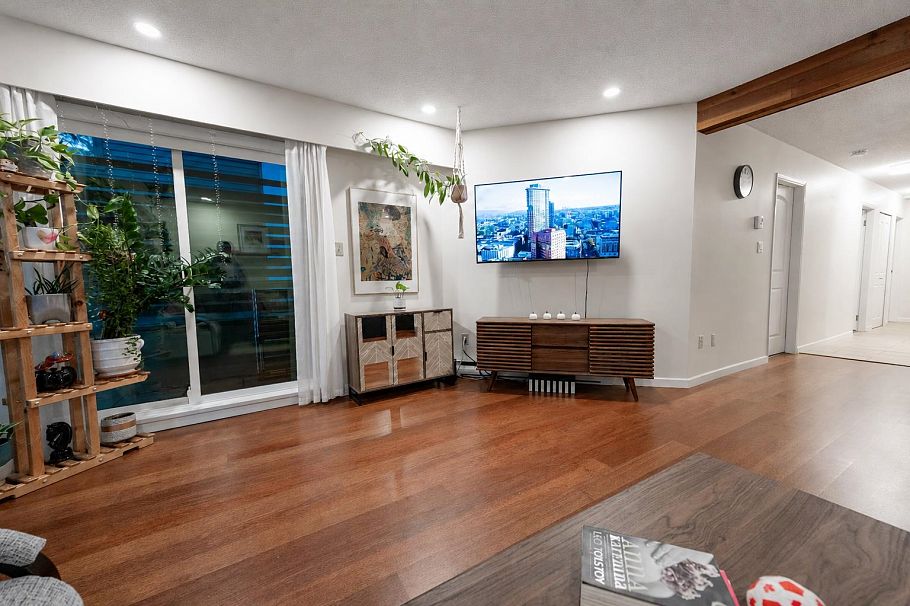 112 1274 Barclay Street Vancouver, BC - 4