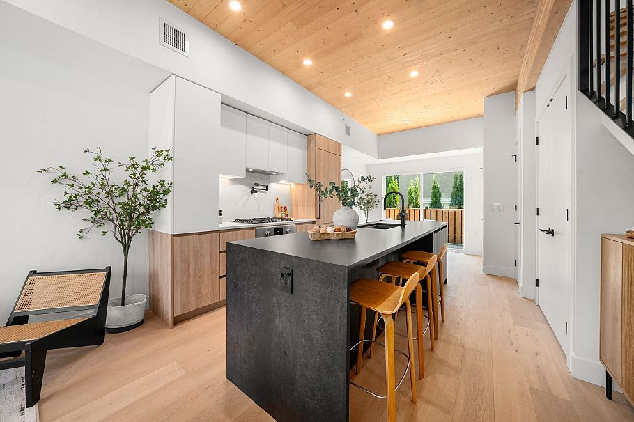 4170 Columbia Street Vancouver, BC - 8