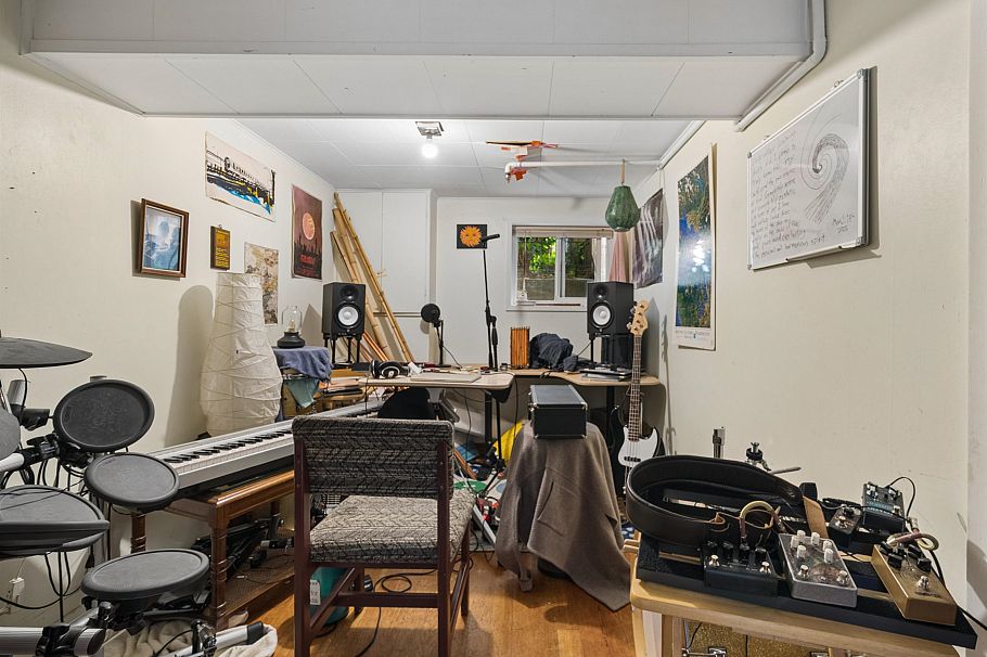 2231 E 25th Avenue Vancouver, BC - 22