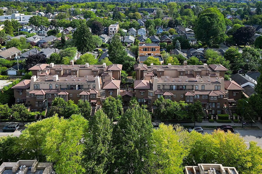 26 3036 W 4 Avenue Vancouver, BC - 32