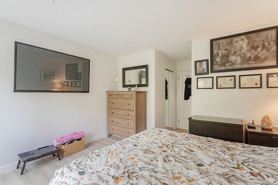 403 106 W Kings Road North Vancouver, BC - 16