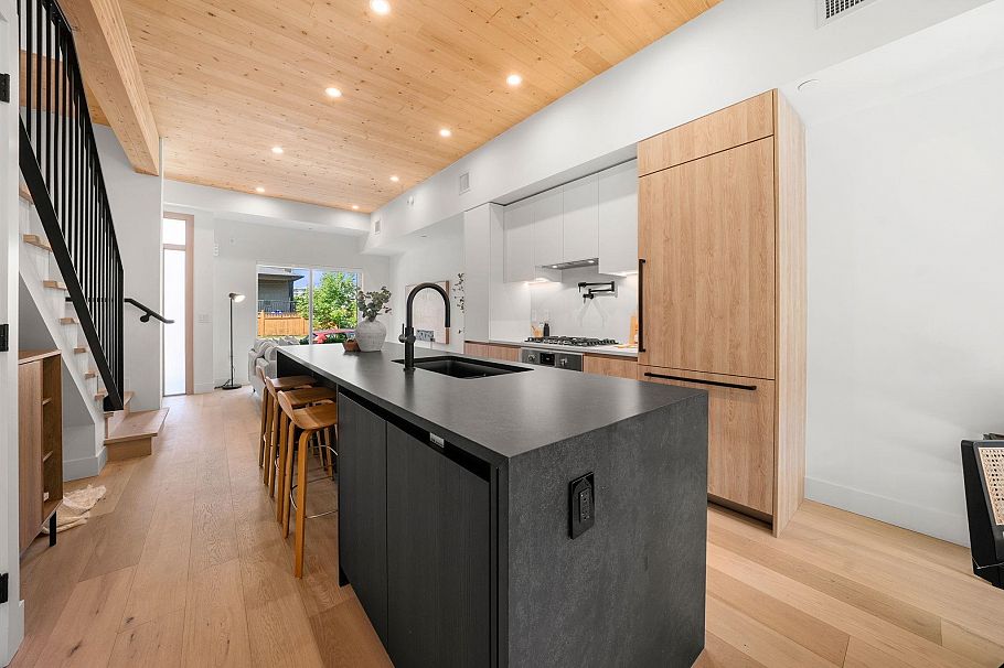 4170 Columbia Street Vancouver, BC - 10