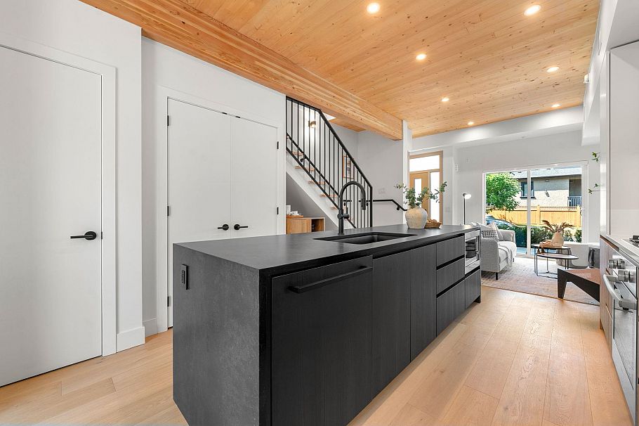 4170 Columbia Street Vancouver, BC - 12