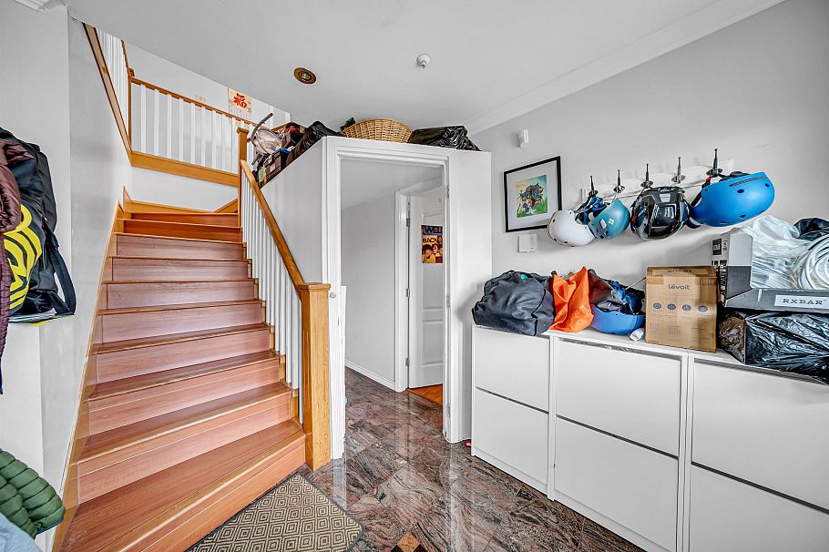 331 E 61st Avenue Vancouver, BC - 17
