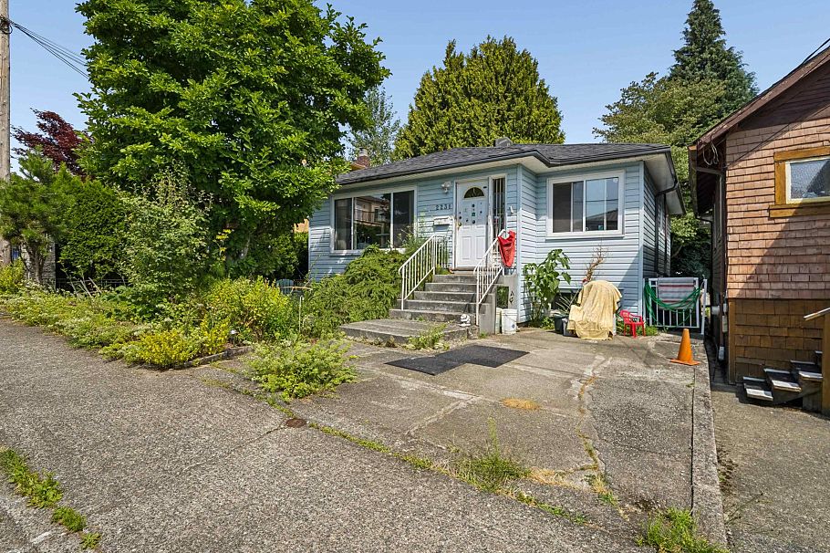 2231 E 25th Avenue Vancouver, BC - 38