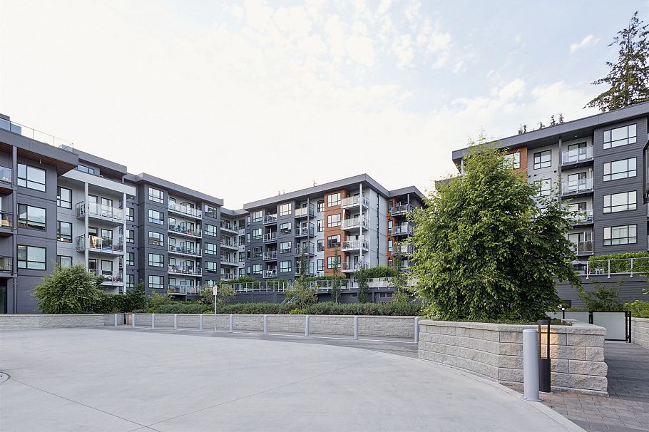 204 3596 Malsum Drive North Vancouver, BC - 1