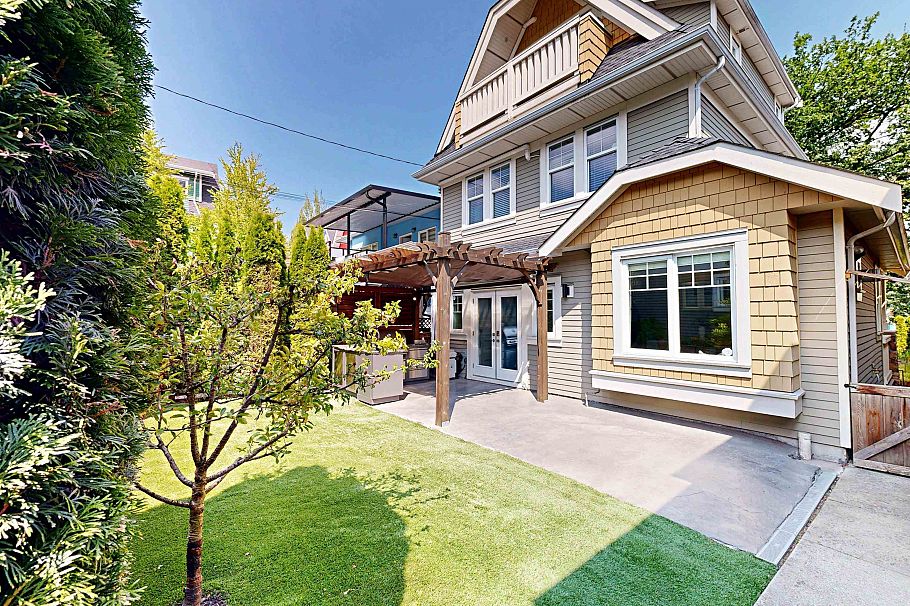 1338 E 23rd Avenue Vancouver, BC - 1