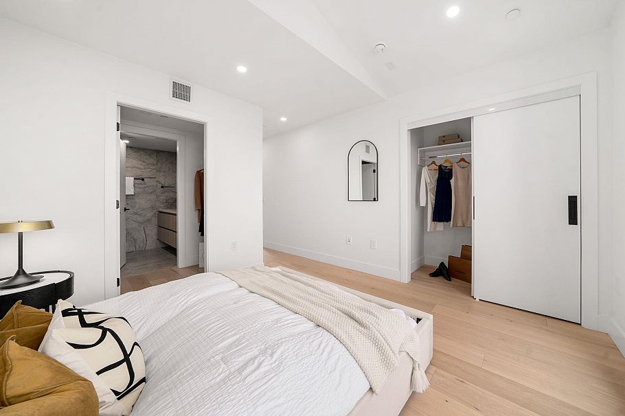 4170 Columbia Street Vancouver, BC - 30