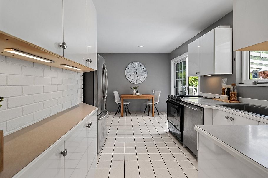2652 Hoskins Road North Vancouver, BC - 10