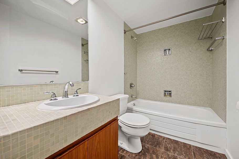 106 4900 Cartier Street Vancouver, BC - 16