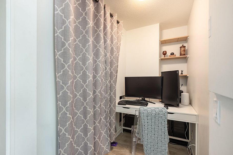 26 3036 W 4 Avenue Vancouver, BC - 16