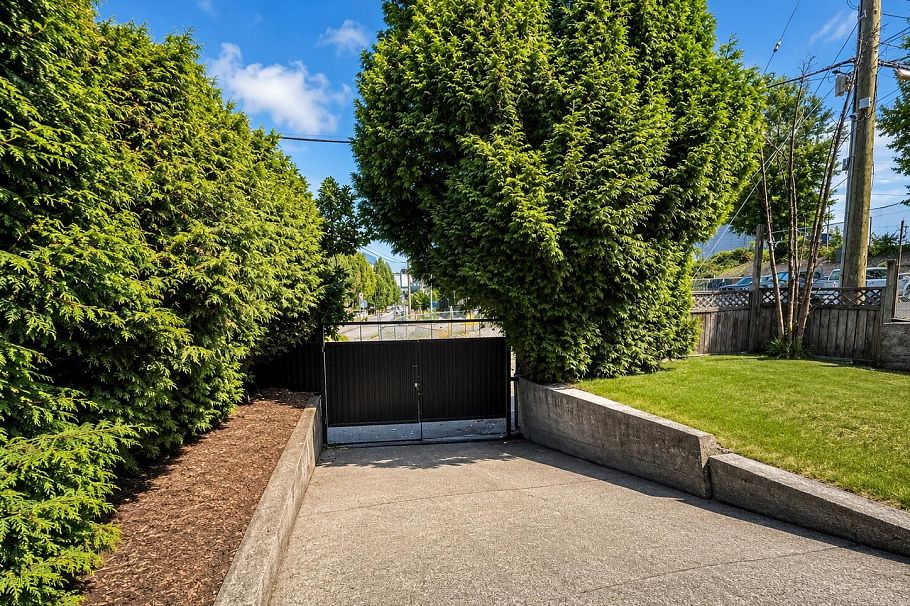 2898 Natal Street Vancouver, BC - 5