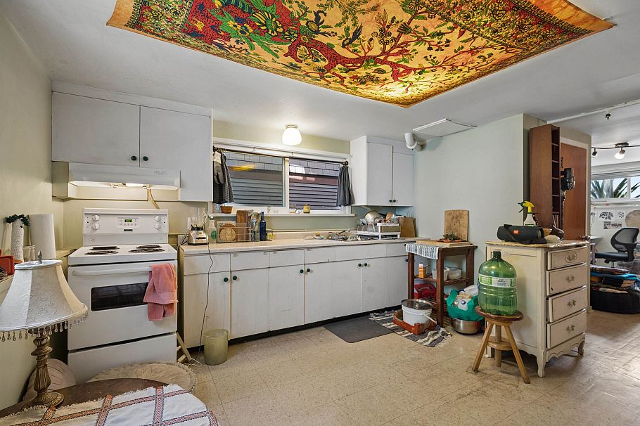 2231 E 25th Avenue Vancouver, BC - 17