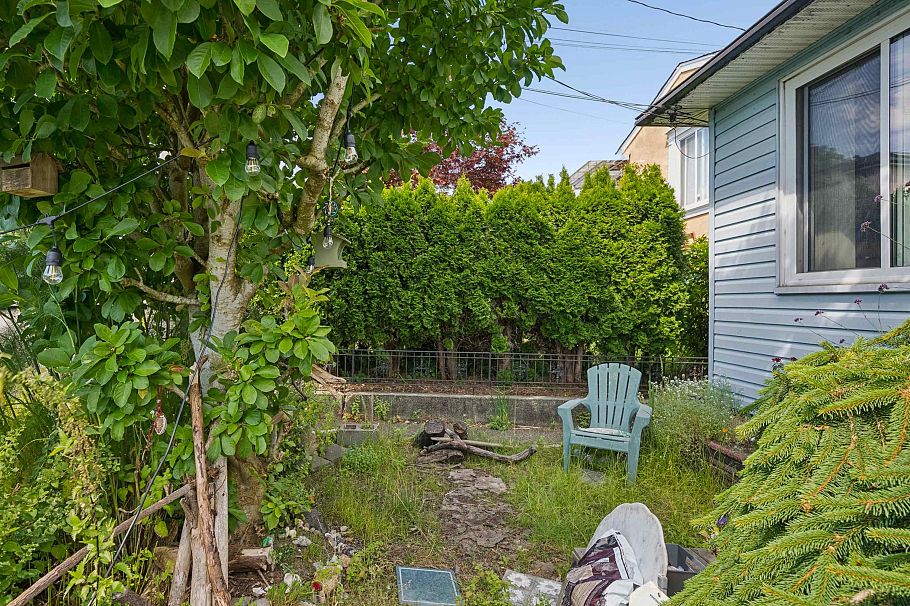 2231 E 25th Avenue Vancouver, BC - 40
