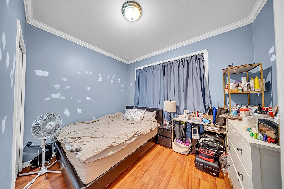 331 E 61st Avenue Vancouver, BC - 2