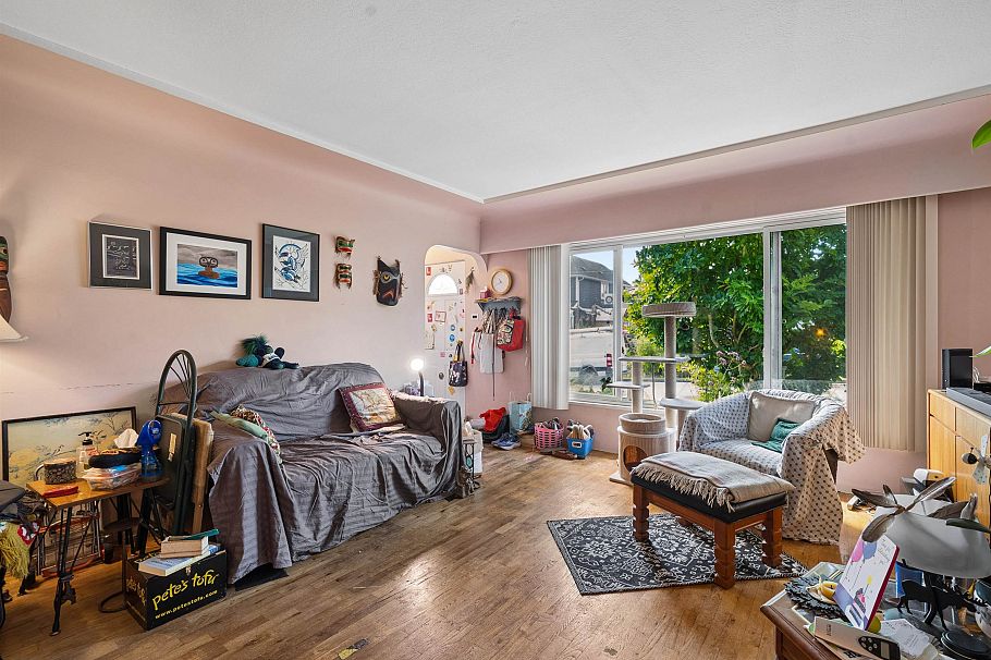 2231 E 25th Avenue Vancouver, BC - 12