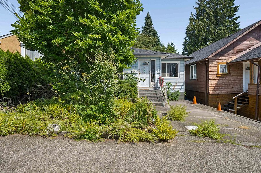 2231 E 25th Avenue Vancouver, BC - 34