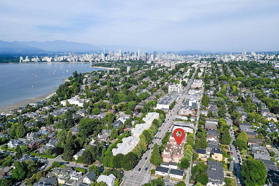 26 3036 W 4 Avenue Vancouver, BC - 25