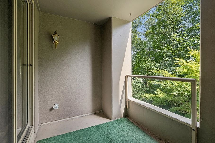 308 1327 E Keith Road North Vancouver, BC - 21