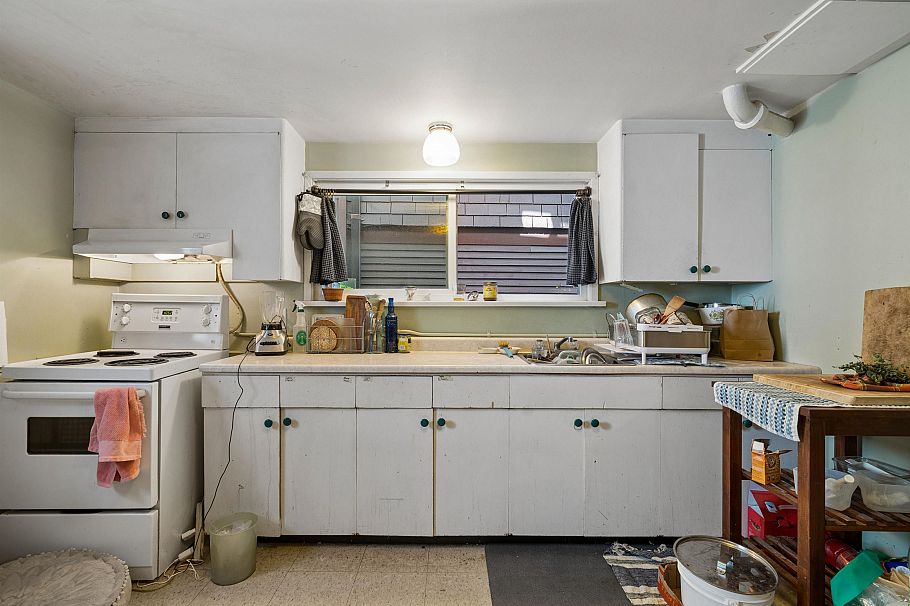 2231 E 25th Avenue Vancouver, BC - 16