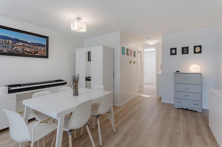 403 106 W Kings Road North Vancouver, BC - 7