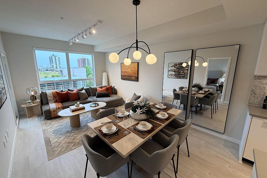 403 110 E 17th Street North Vancouver, BC - 3