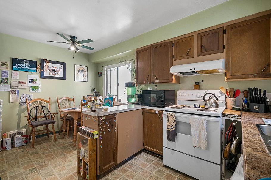 2231 E 25th Avenue Vancouver, BC - 8
