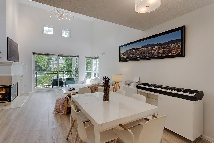 403 106 W Kings Road North Vancouver, BC - 8