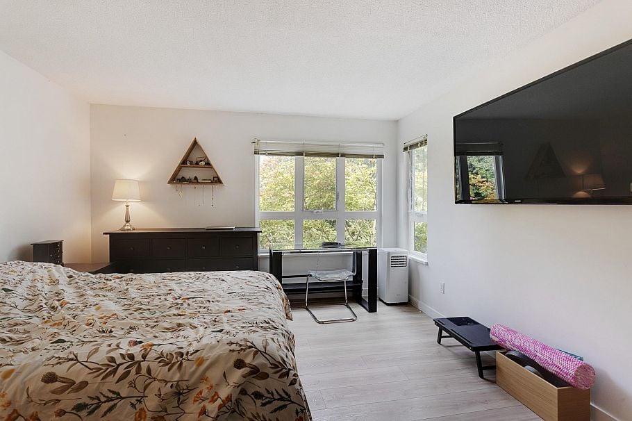 403 106 W Kings Road North Vancouver, BC - 14