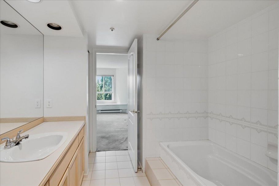 303 2250 SE Marine Drive Vancouver, BC - 23