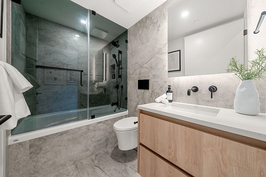 4170 Columbia Street Vancouver, BC - 24