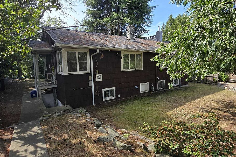 5070 Willow Street Vancouver, BC - 2