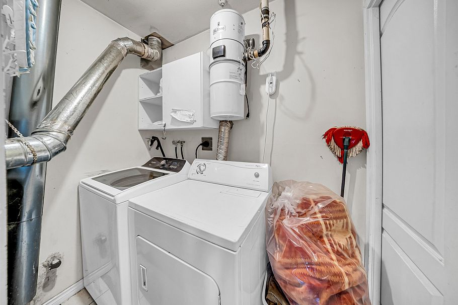 331 E 61st Avenue Vancouver, BC - 32