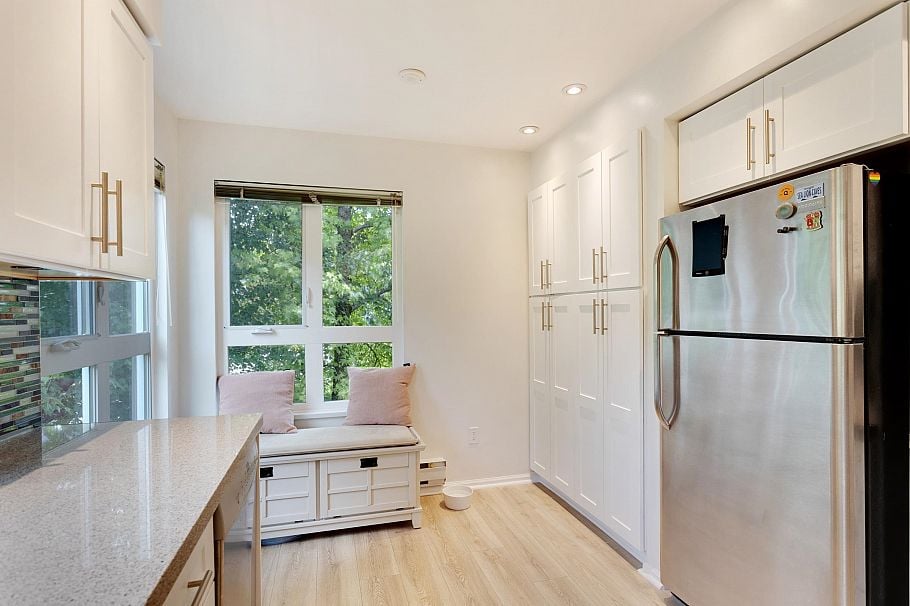 403 106 W Kings Road North Vancouver, BC - 10