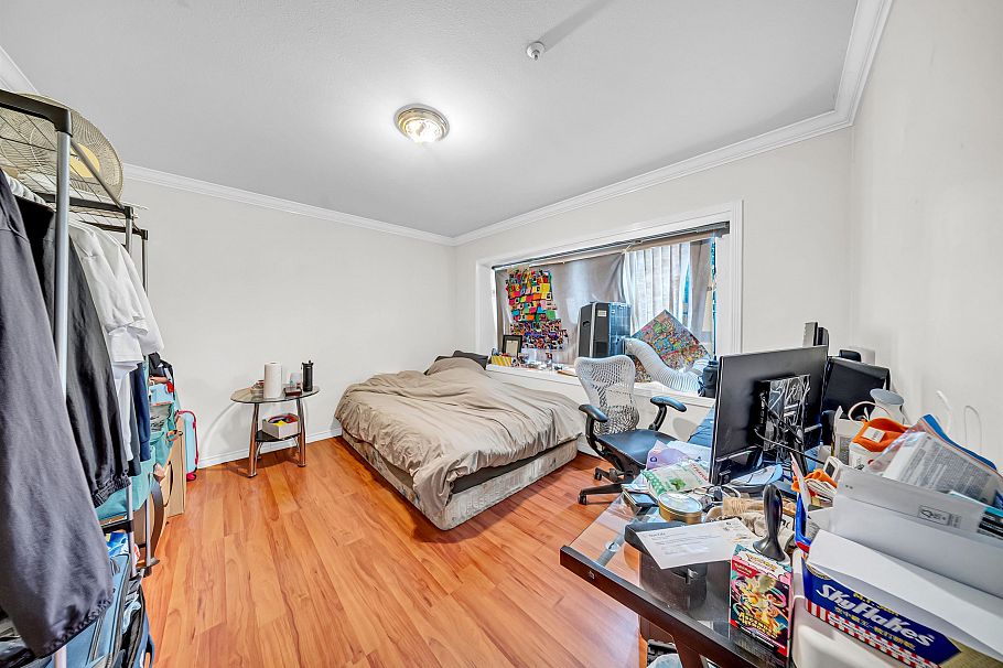 331 E 61st Avenue Vancouver, BC - 5