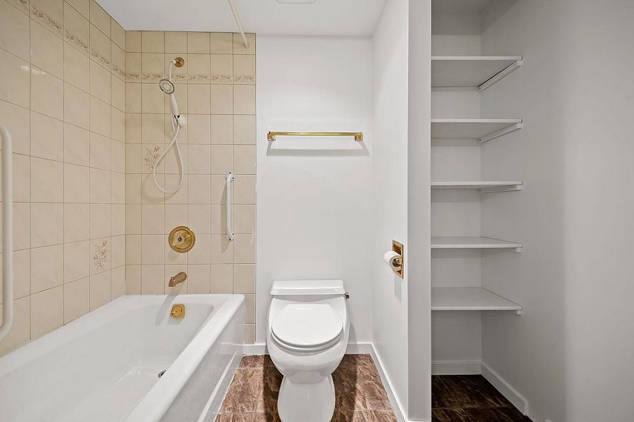 106 4900 Cartier Street Vancouver, BC - 22
