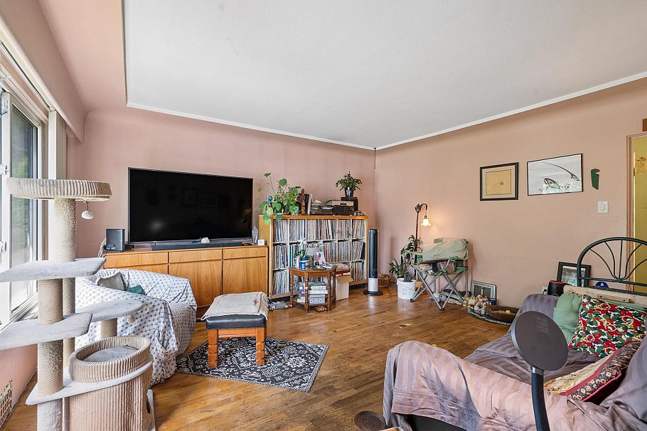 2231 E 25th Avenue Vancouver, BC - 10