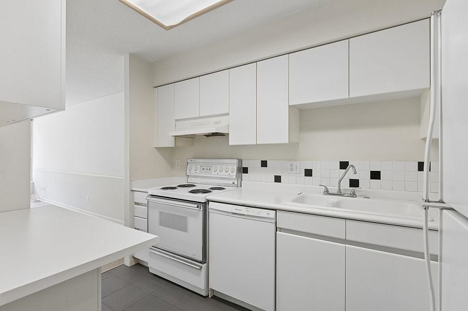 308 1327 E Keith Road North Vancouver, BC - 13