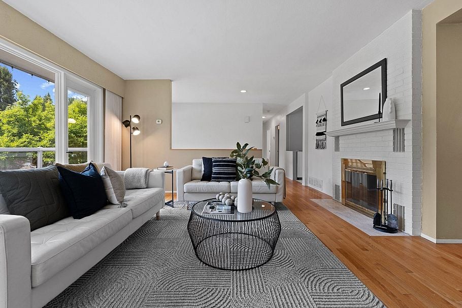 2652 Hoskins Road North Vancouver, BC - 2