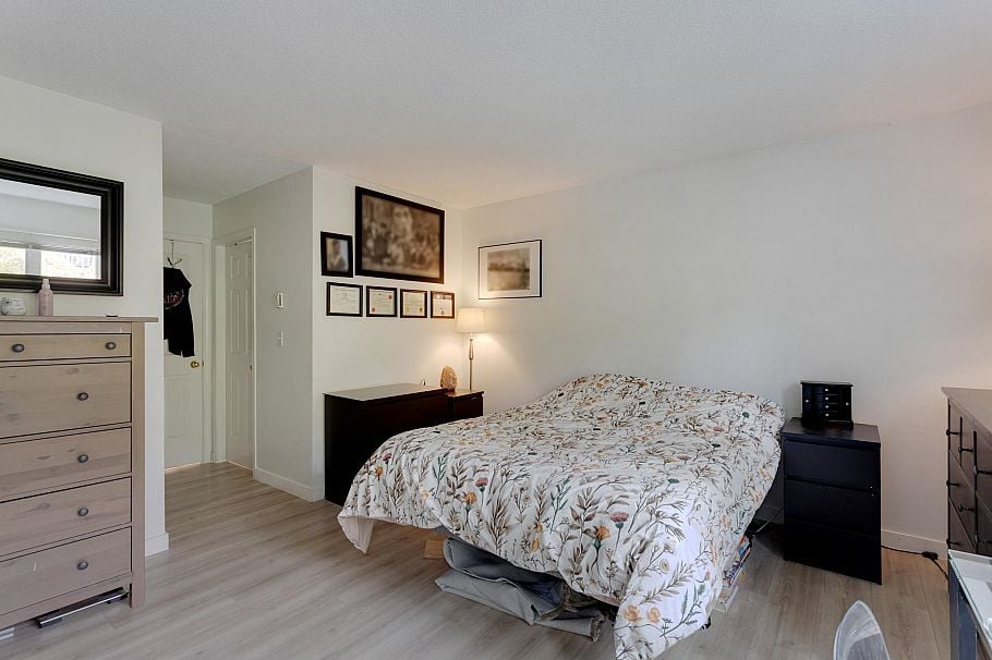 403 106 W Kings Road North Vancouver, BC - 15