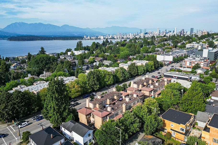 26 3036 W 4 Avenue Vancouver, BC - 35