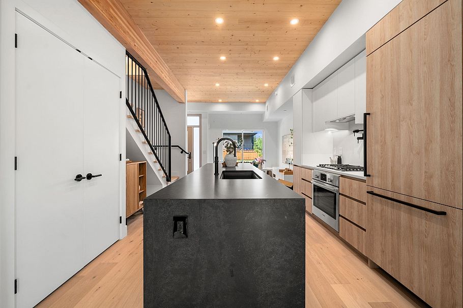 4170 Columbia Street Vancouver, BC - 11