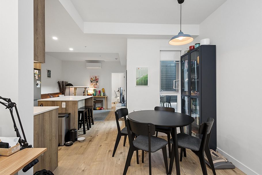 204 3596 Malsum Drive North Vancouver, BC - 5