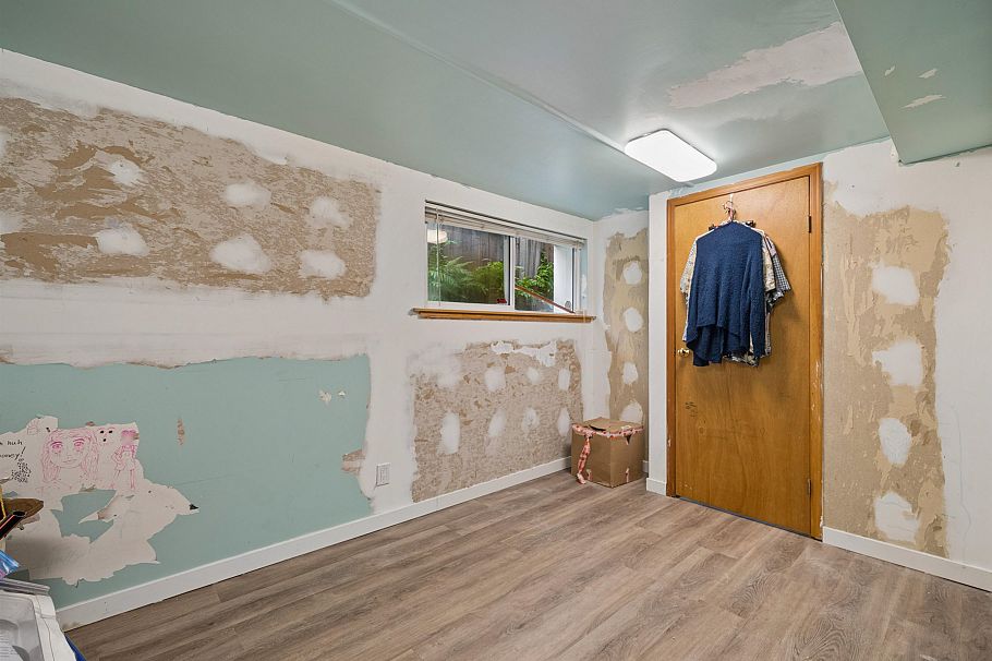 2231 E 25th Avenue Vancouver, BC - 30