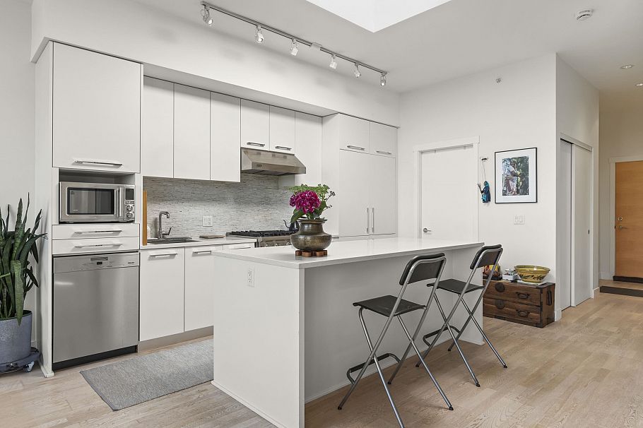 401 4355 W 10th Avenue Vancouver, BC - 20