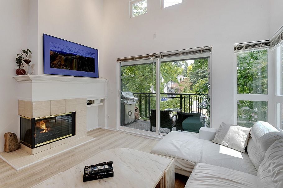 403 106 W Kings Road North Vancouver, BC - 4