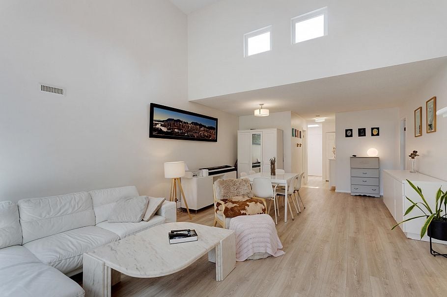 403 106 W Kings Road North Vancouver, BC - 5