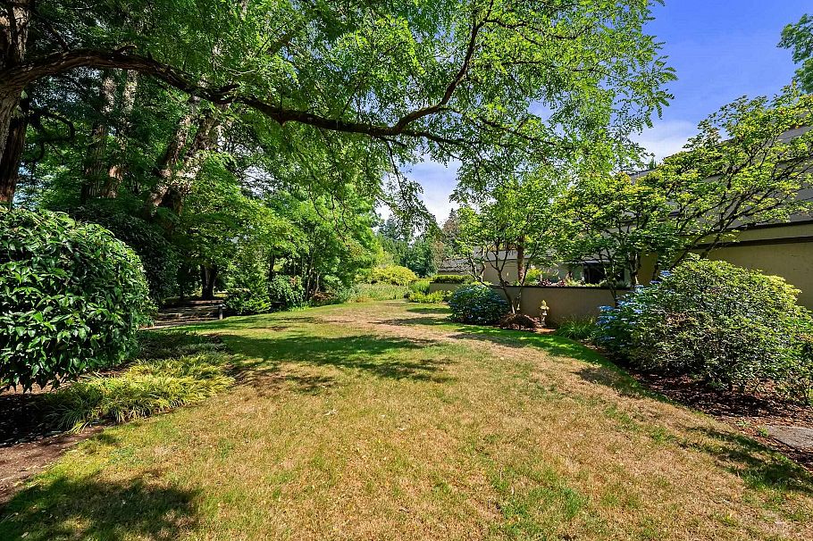 106 4900 Cartier Street Vancouver, BC - 35