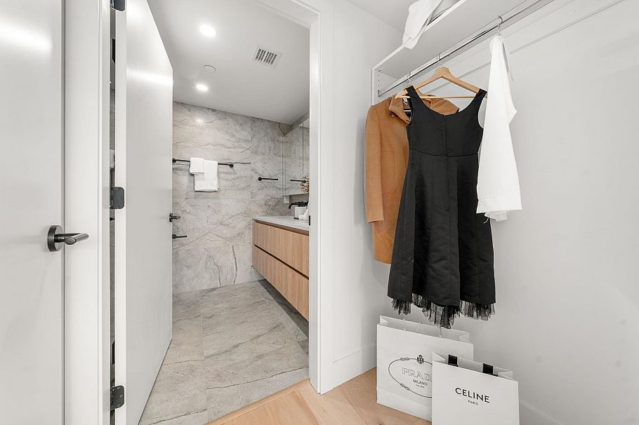 4170 Columbia Street Vancouver, BC - 32